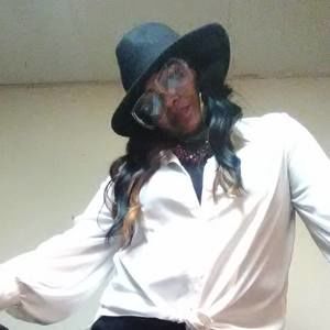 Meet your Posher, Leah